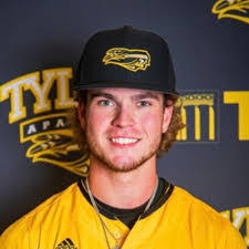 Dillon Lester's Instagram, Twitter & Facebook