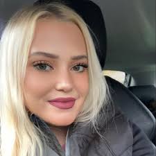 Hiya can anyone recommend a mobile hairdresser who can come to my house and  cut mine and my children's hair Thank you ❤️