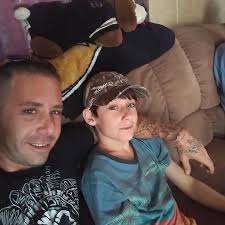 Can I replace broken tailgate part