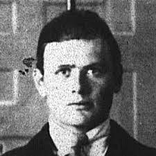 Ken Scales's Instagram, Twitter & Facebook