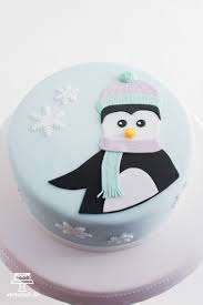Eine Wintertorte Gratis Pinguinvorlage Als Pdf Mit Bildern Winter Torte Pinguin Kuchen Weihnachtstorten Rezepte