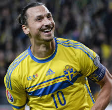I'm feeling really well at ac milan and i'm positive about renewing my contract. Zlatan Ibrahimovic Hat Einen Schonen Schatten Johanna Franden Welt