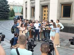 Кандидат в президенты владимир зеленский представил в эфире программы право на владу еще. Qc1 Pobff Bgom