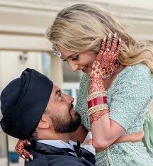 Occasionally love to adorn friends... @parul.amin.35 Love that gorgeous  nail paint... #hennakreations #professional #bridal #wedding # mehndi  #naturalhenna #artist #burlington #oakville #creativemandala #vines #floral  #spatters Love to use ...