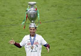 Portugal keeper rui patricio produced a string of fine saves to frustrate france, with antoine griezmann twice thwarted by the sporting lisbon player. Ronaldo Less Portugal Beat Hosts France 1 0 To Win Euro 2016 Title 10 Chinadaily Com Cn
