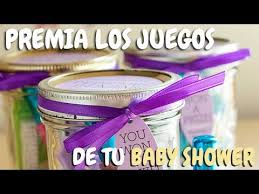 Espero que te hayan gustado estos juegos para imprimir, estoy segura que tu baby shower será muy divertido y memorable. 10 Premios Para Baby Shower Que Tus Invitadas Adoraran Juegos De Baby Shower Premios De Juegos De Baby Shower Premios Para Baby Shower Premios De Juego