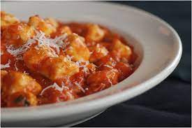 Y eso significa que hoy nos toca enseñaros la receta que hemos preparado para el desafío en la cocina de. Noquis O Gnocchi Con Salsa Pomodoro