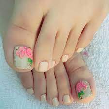 Pero muchas veces nos encontramos con no tener la idea exacta de como lucirá la casa, como también puede que haya un desconocimiento del tipo de mobiliario que quedaría perfecto para. Soft Beige Pedi Art Design With Colorful Big Flowers New For Summer Toe Nail Colors Toe Nails Wedding Nails