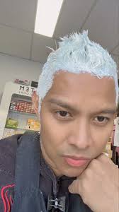 Platinum hair colour for me with @amazing_mr.florendo