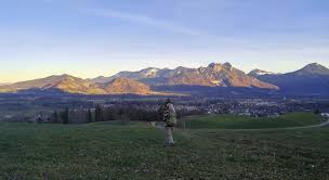 Wenn der frühling ins tal gezogen ist, die ersten obstbäume leuchtend blühen, liegt auf den bergen meist noch ziemlich viel. Wanderung Ohne Auto Sulzberg Ruhiger Gipfel Und Nette Hutten Miss Tiger
