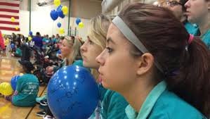 1,000 take part in suicide awareness event