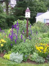 Tips And Tricks On Having The Best Looking Landscaping On The Block Front Flower Beds Cottage Garden Bird Houses