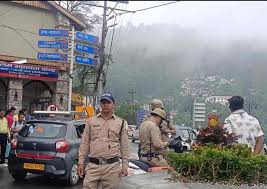 (Crackdown on Homestays in Nainital) KHABAR - नैनीताल में फास्टैग से एंट्री,अवैध टैक्सी-होमस्टे पर सख्ती_टूरिस्ट  सीजन से पहले बड़ी तैयारी Nainital – पर्यटन सीजन से पहले नैनीताल में ...