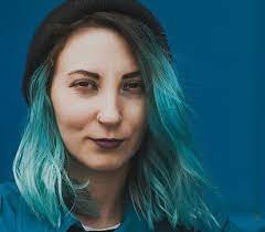 This technique requires real color expertise otherwise you could get incorrect color results (eg green hair after using a blue toner!) What Color To Dye Over Green Hair When You Need To Change Fashionbustle