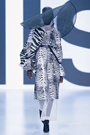 Listen to rich mnisi's poisonous summer by apple music on apple music. Beyonce Wears African Designers Rich Mnisi Mmuso Maxwell Tongoro Peulh Vagabond And More For The Mandela 100 Fashion Bomb Daily Style Magazine Celebrity Fashion Fashion News What To Wear Runway Show Reviews