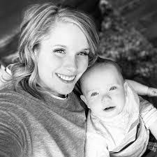 Jessica Larson's Instagram, Twitter & Facebook