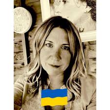 Hi there Anyone who could recommend a good colorurist for white hair in  stratford or surrounding areas .Please could yoyou let me know .