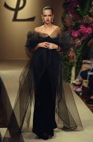 Lasciando un senso di amarezza in chi ha amato da subito il suo lavoro presso ysl, a partire da chi scrive. 160 Yves Saint Laurent Ideas Saint Laurent Yves Saint Laurent Fashion