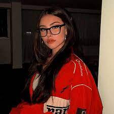 Maybe you would like to learn more about one of these? ð'°ð'ªð'¶ð'µð'º In 2021 Madison Beer Style Brunette Glasses Pretty Teenagers