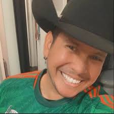 Nelda Billescas (@mightyolleowls)