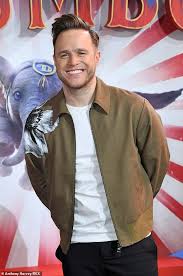 She's a junior in the m&a division of one of the top banks in ny, and i just don't understand how to read her. Olly Murs Is Dating A Banker And Bodybuilder Nicknamed Tank The Bank Daily Mail Online