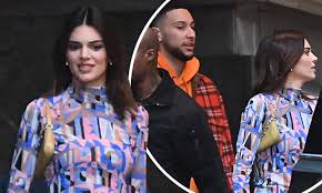 As kendall jenner's romance with ben simmons heats up, the professional model is being very protective of the pair's relationship. Kendall Jenner And Her Basketball Beau Ben Simmons Arrive To Super Bowl Liv In Miami Daily Mail Online