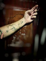 Tatouage Homme Avant Bras Rose Des Vents Horloge Fleche Tatouage Rose Des Vents Tatouage Avant Bras Tatouage
