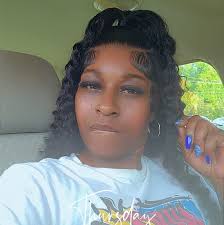 Papoose posted up with his mother, daughters, and Remy Ma's granddaughter.  Papoose said she doesn't post. It's giving, since you barely post pictures  of her, I will #Papoose