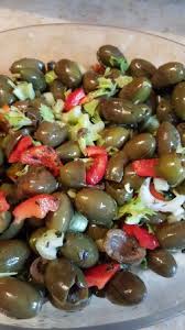 Le olive schiacciate sono delle olive tipiche della tradizione siciliana, vengono prima schiacciate e poi conservate o condite,sono davvero ottime! Olive Schiacciate Bild Von Belli Siciliani Bukarest Tripadvisor