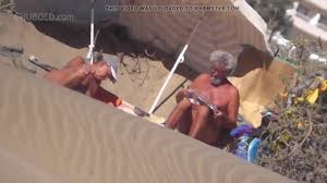 So viele heiße reife Männer am nackten Strand! am Gay0Day