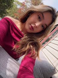 Amber Mcneilly's Instagram, Twitter & Facebook