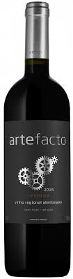 Luis duarte, der bekannte önologe und zweimaliger »winemaker of the year« in portugal, beweist mit dem projekt rapariga und. Luis Duarte Vinhos Cvra