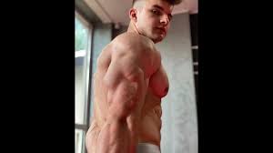 Teen Muscle God Nikita Bondarenko (Ukraine) strips off to show us his godly  sculpted body - YouTube