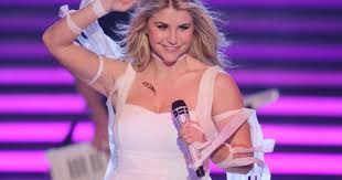 We did not find results for: Beatrice Egli Styling Frisur Schmuck Make Up Und Dresscode