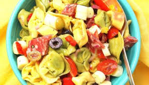 For this pasta salad recipe, i used ronzoni garden delight® because i love the beautiful colors of the pasta when it is tossed together with all the refrigerate pasta salad until it is time to serve. Christmas Pasta Salad