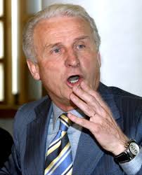 Born 17 march 1939), sometimes popularly known as trap or il trap, is an italian football manager and former footballer, considered the most successful club coach in the modern era of serie a. Giovanni Trapattoni Home Facebook