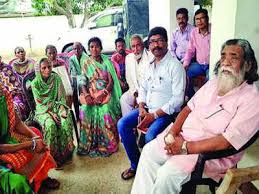 Hemant soren was born on august 10, 1975, to roopi and shibu soren in ramgarh district of jharkhand. Shibu Soren Stands Tall In Santhal Heartland Ranchi News Times Of India