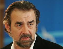 Νινιού στην θέση του γενικού. Yqih2dkrjvvqdm
