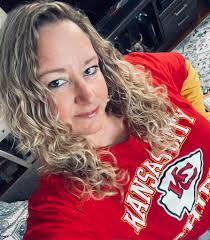 My new chief indoor outfit. GO CHIEFS 하 ВАВИ KANSAS KANSAS_CITY CITY CHIEFS  羽班果 10 １團 盜茶