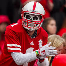 Tylenol and advil are both used for pain relief but is one more effective than the other or has less of a risk of si. Nebraska Cornhuskers Vs Northwestern Wildcats How To Watch Game Time Tv Streaming Odds And More Corn Nation