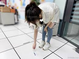 彎腰就露出胸部！他好奇「女生不介意走光嗎」 女網友給答案| ETtoday生活新聞| ETtoday新聞雲