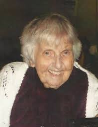 Gloria Ernst's Instagram, Twitter & Facebook