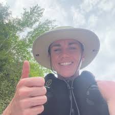 laiken fox🇨🇦 (@laikenrfox)