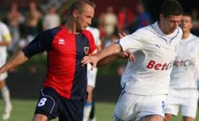 Rapidement, il se fait une place dans le onze de départ, et dispute match sur match en ekstraklasa. Piast Gliwice Lech Poznan 1 3