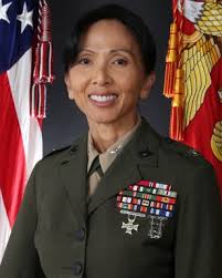 Nữ Đại Tá gốc Việt Ly Fecteau, Tổng Thanh Tra Bộ Tư Lệnh Thủy Quân Lục  Chiến khu vực miền Đông