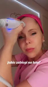 Oczyszczanie wodorowe ➡️Zabieg usuwa zanieczyszczenia, sebum oraz martwe  komórki skóry, co sprawia, że skóra staje się gładka i świeża. ➡️Wodór  neutralizuje wolne rodniki, chroniąc skórę przed stresem ...