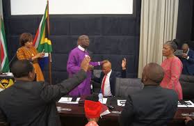 South african president jacob zuma (left) poses with new chief justice mogoeng mogoeng. Chief Justice Mogoeng Mogoeng Archives Vuka Africa Foundation