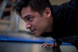 42 Airmen helping airmen Images: PICRYL