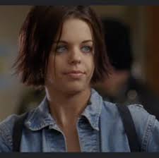 Would y'all believe if I told you that this was the same person? 🙃 Because  this is how Terri from Degrassi looks now. Because I always thought Terri  was pretty since day