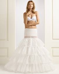 Einige brautkleider haben einen eingearbeiteten petticoat aus. Reifrocke Marinette Brautmoden Dortmund